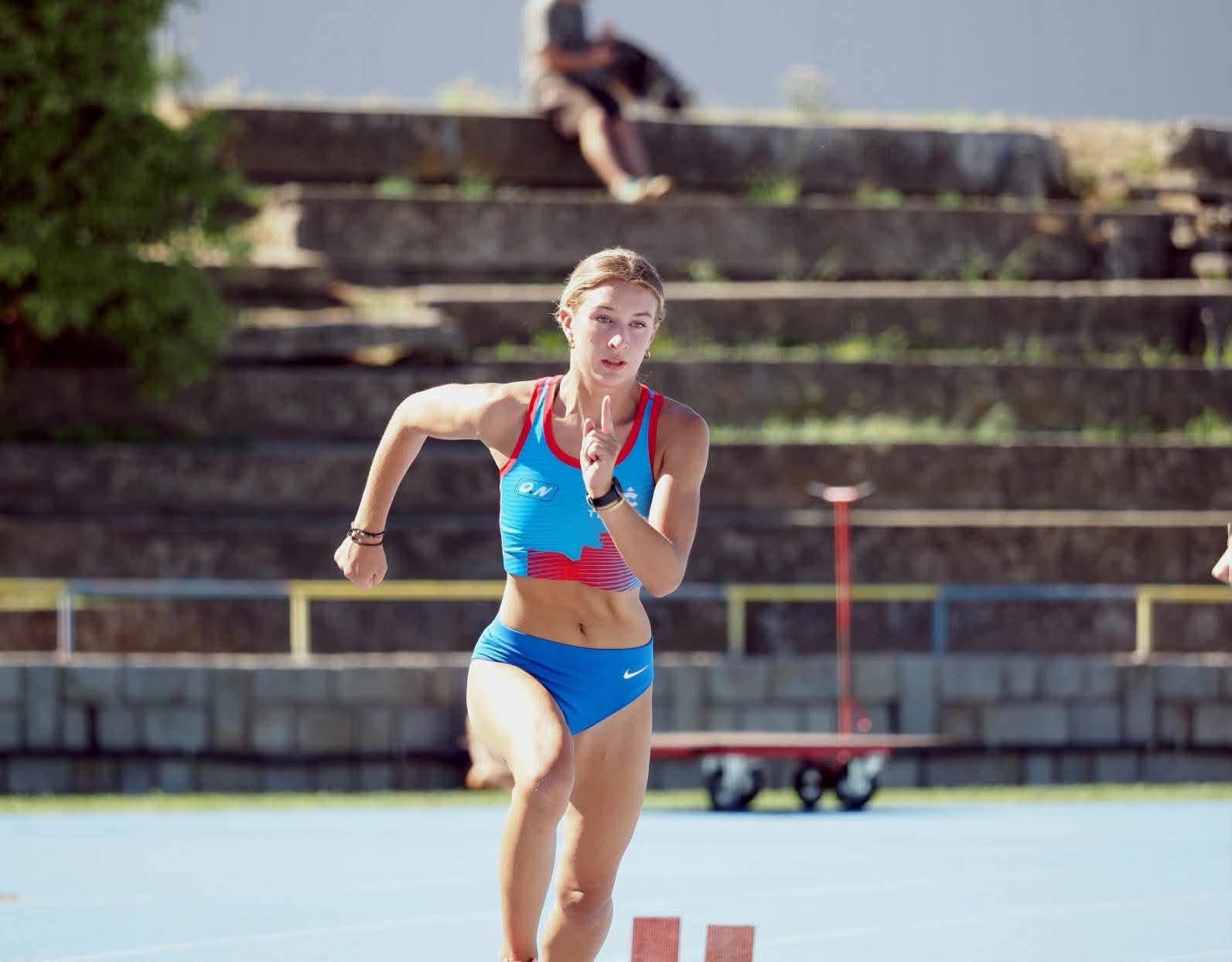 Sprintérka AK Slávia Trenčín v behu na štadióne